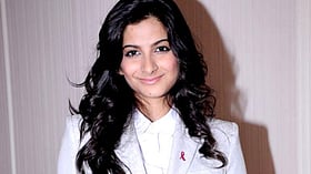 Rhea Kapoor’s New York trip theft probe after ₹1.35 crore diamond earrings go missing