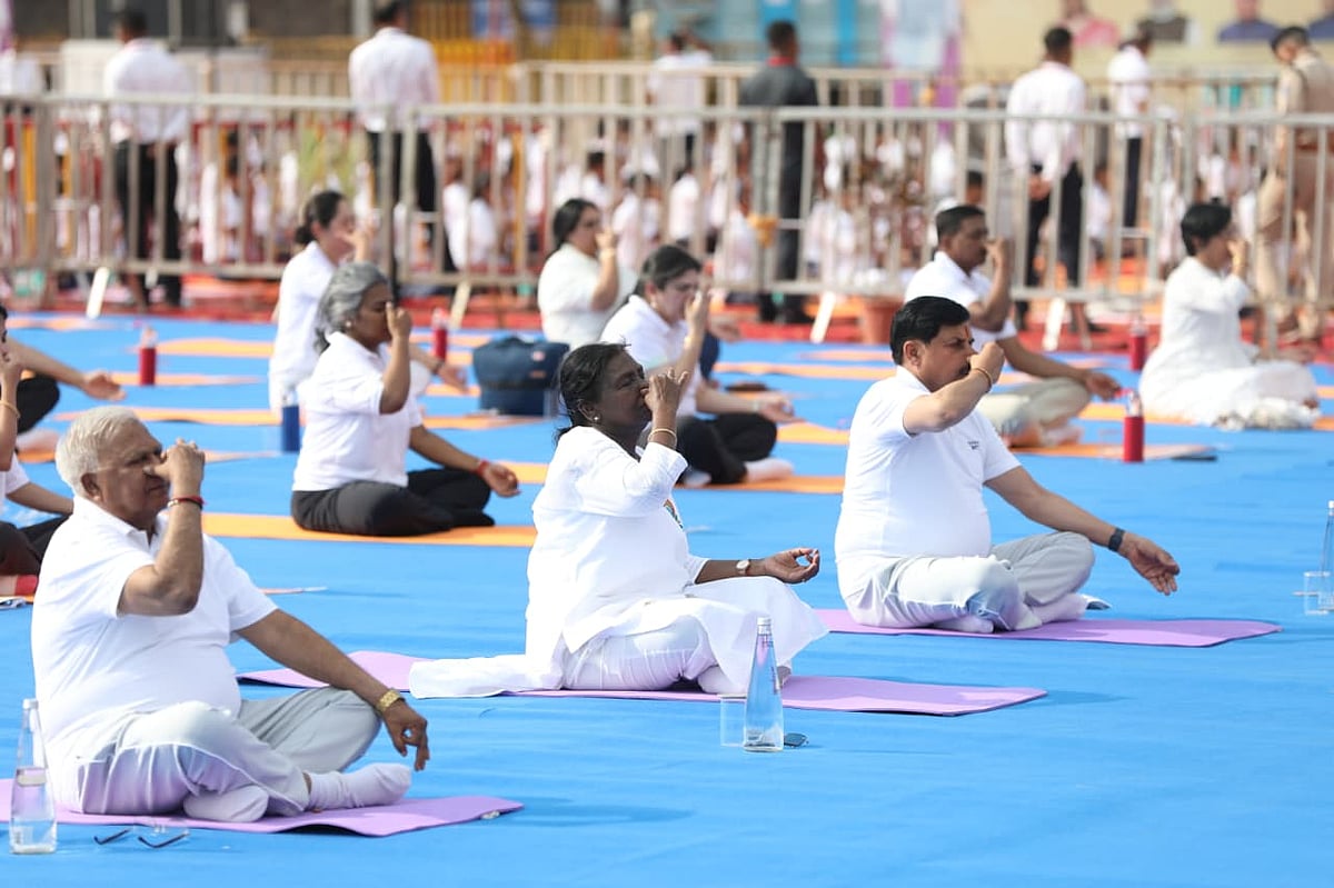 International Yoga Day 2026: President Droupadi Murmu Leads MP’s Main Yoga Day Event In Jabalpur; Governor Mangubhai Patel, CM Mohan Yadav Joins 5k Participants -- VIDEO
