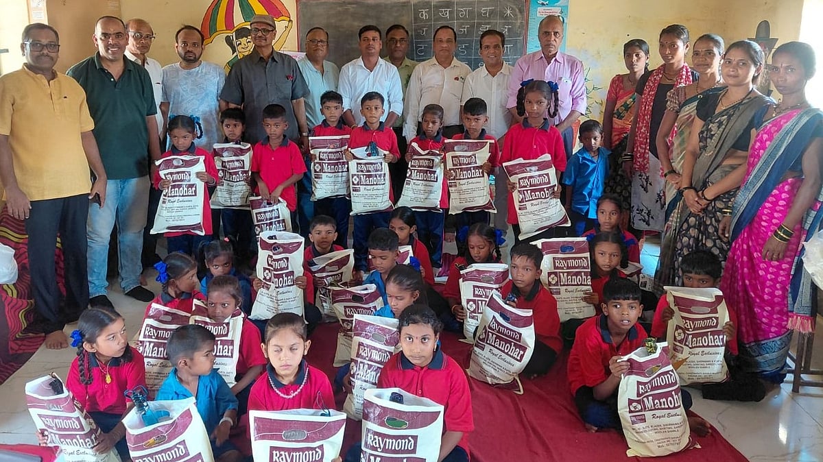 Kalyan Agrawal Samaj Distributes Educational Kits & Essentials To 46 Tribal Children At Zilla Parishad School In Bhiwandi