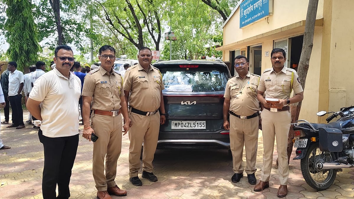 Jalgaon Police Recover ₹9 Lakh Stolen Kia Carens After Dramatic Chase; Vehicle Handed Over To Gujarat Police