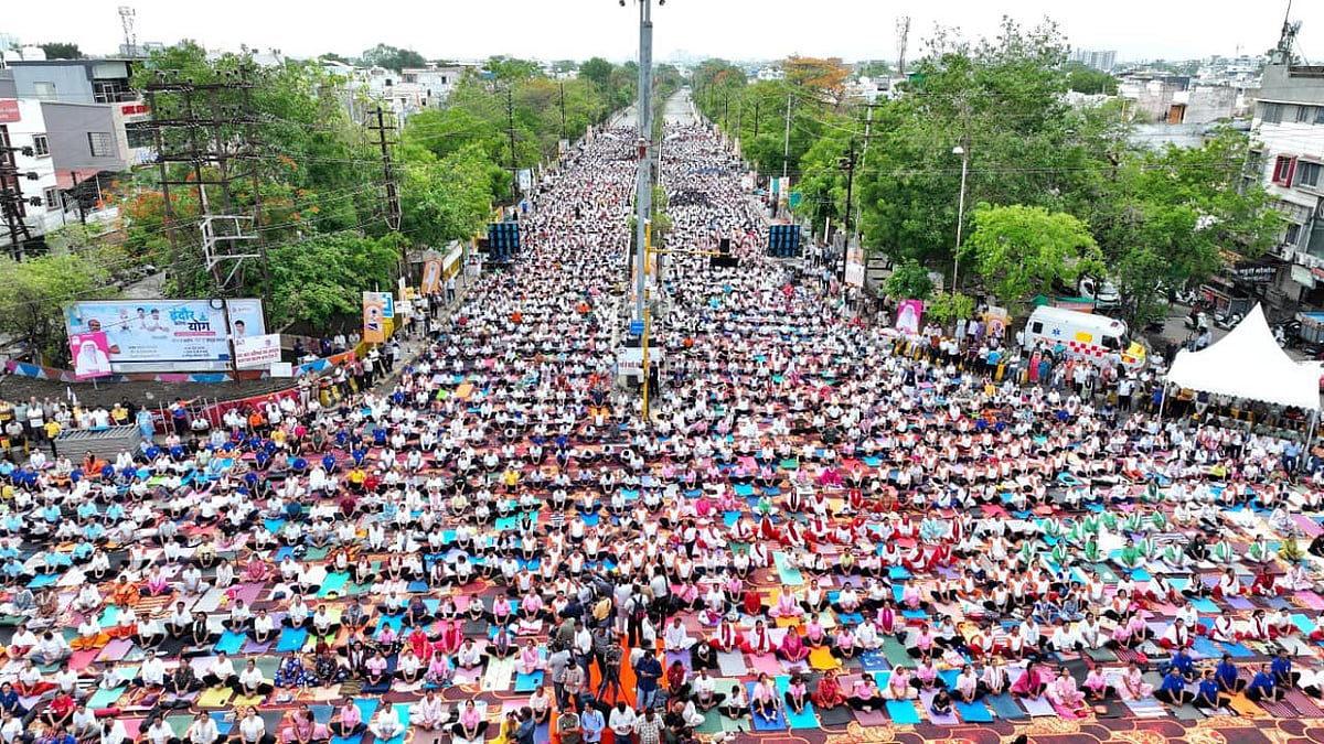 International Yoga Day 2026: Over 10k People Perform Bhramari Pranayama For 3 Minutes Together In Indore, Set World Record