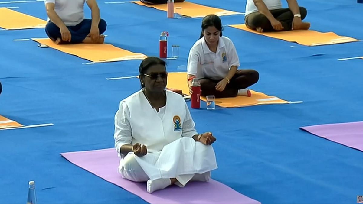 President Droupadi Murmu Leads International Yoga Day 2026 Celebrations At Jabalpur's Historic Garrison Ground | Video