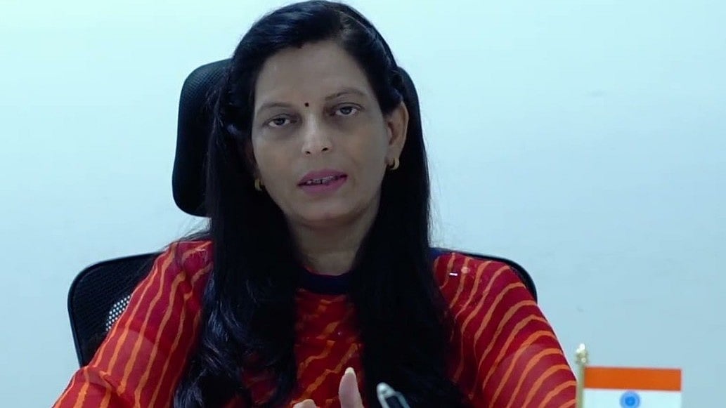 Collector Pulls Up Officials  For Laxity During TL Meeting  In Aalirajpur
