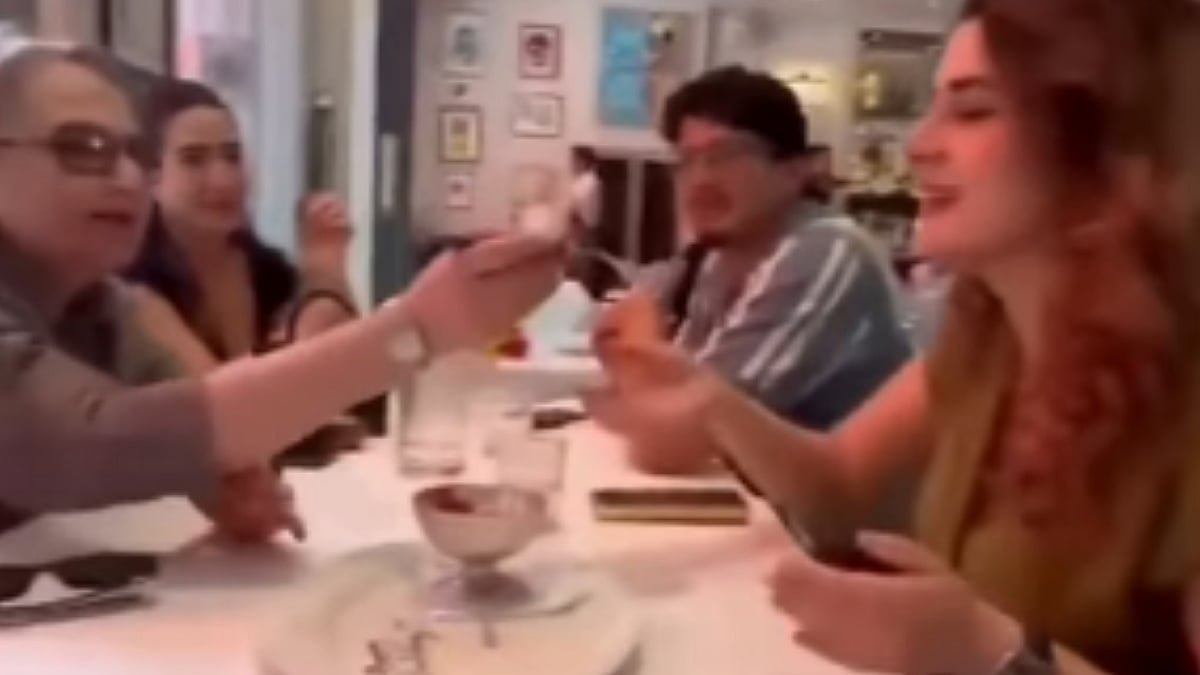 Sara Ali Khan Celebrates Pakistani Actress Kubra Khan's Birthday in London; Sharmila Tagore Feeds Her Cake- VIDEO Goes Viral