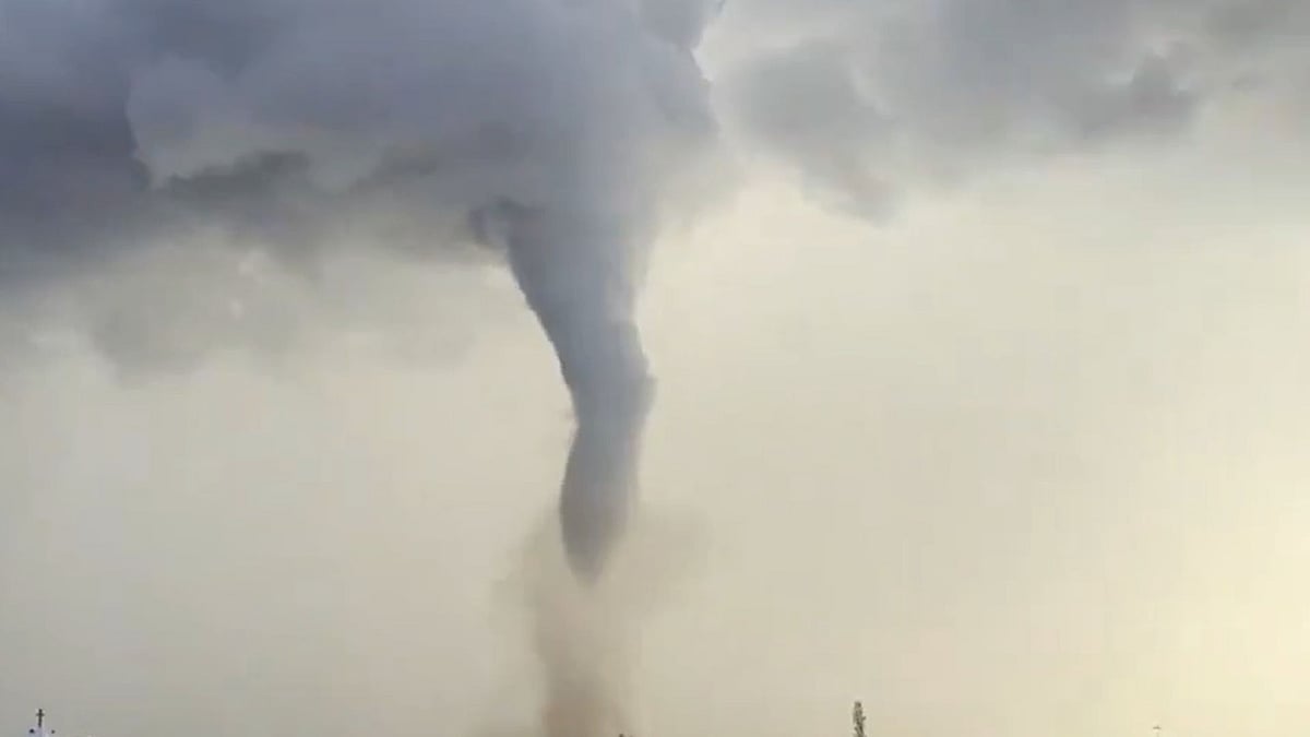 WATCH: Unusual Storm In Thoothukudi Goes Viral; IMD Says It's Not Tornado, Causes Damage Worth Crores