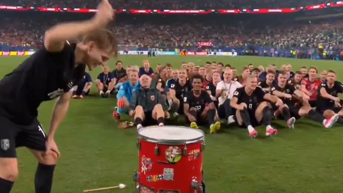 FIFA World Cup 2026: Martin Odegaard, Erling Haaland & Norway Players Join Fans In Performing Iconic 'Viking Row' Following 3-2 Thriller Win Over Senegal | Video