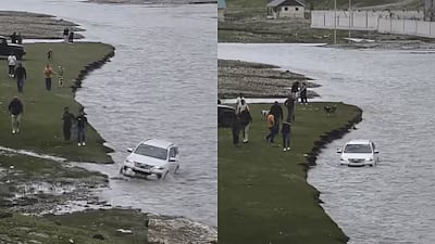 'Can't Blame Govt. For Everything!' Tourist Drives Toyota Fortuner Through Jhelum River In Kashmir; Viral Video Sparks Outrage