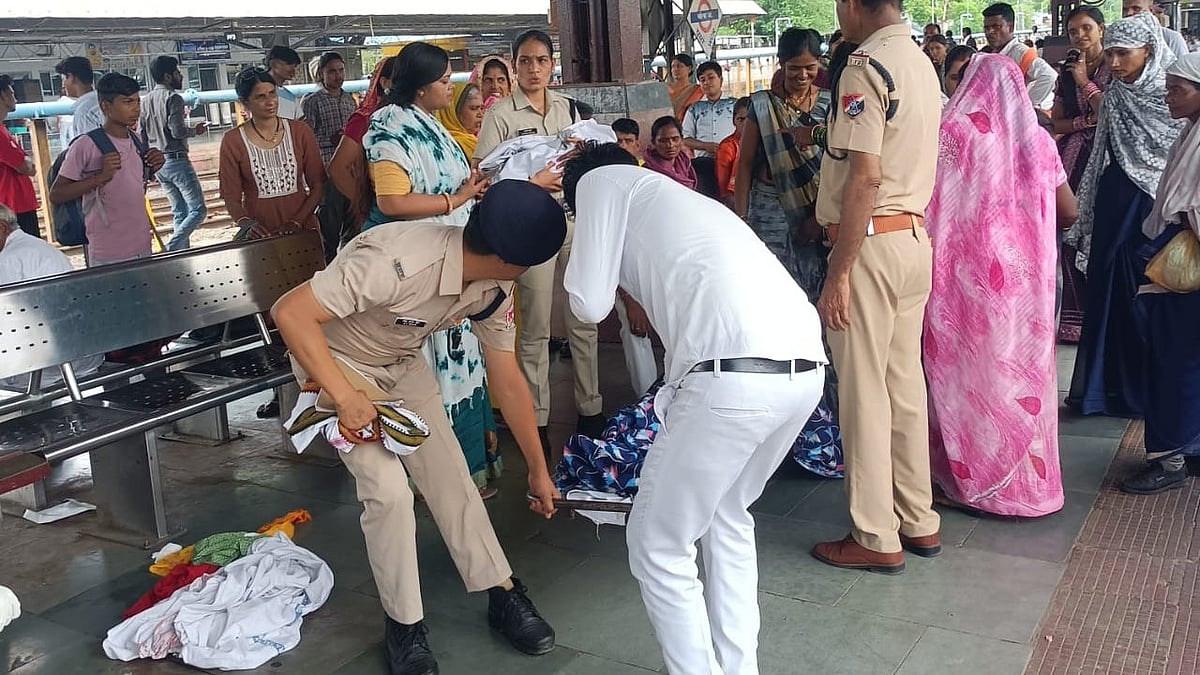 Woman Goes Into Labour; Railways Provides Medical Assistance, Ensures Safe Delivery At MP's Bina Station