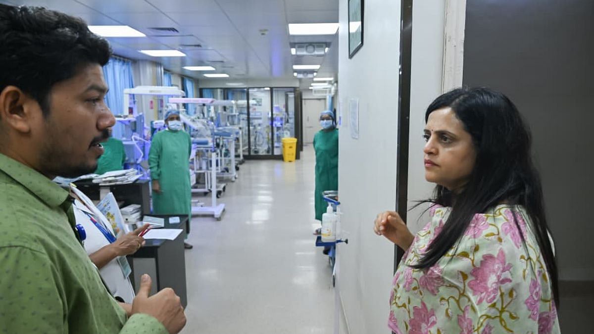 Mumbai Municipal Commissioner Ashvini Bhide Visits Babasaheb Ambedkar Municipal General Hospital in Kandivali, Reviews Healthcare Services