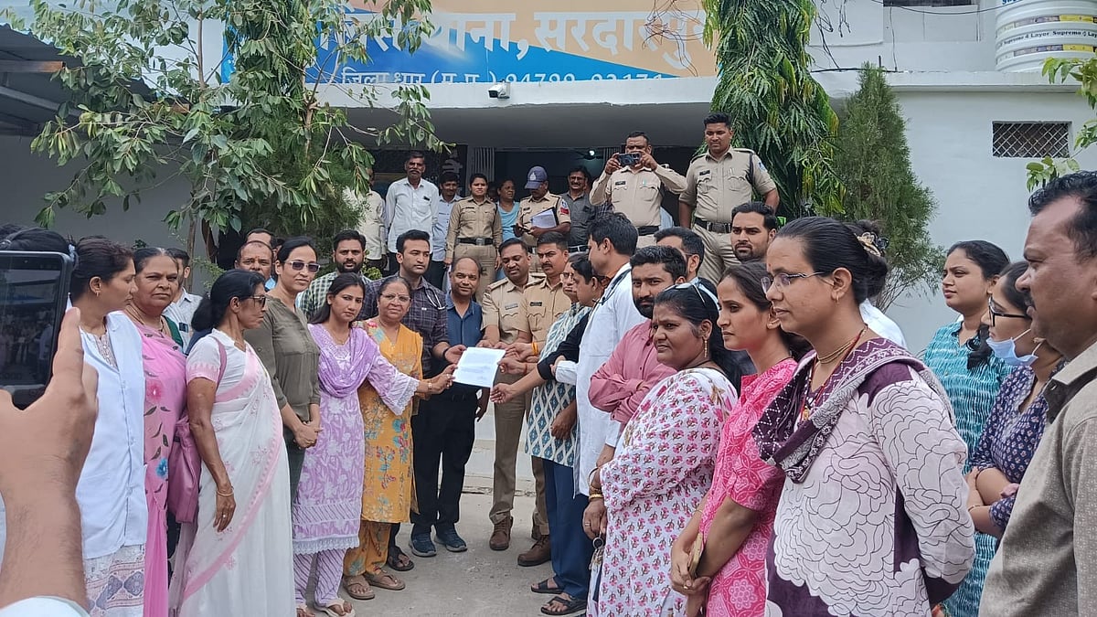 Lady CBMO Assaulted By Outsourced Employee's Family Inside Hospital In Sardarpur  