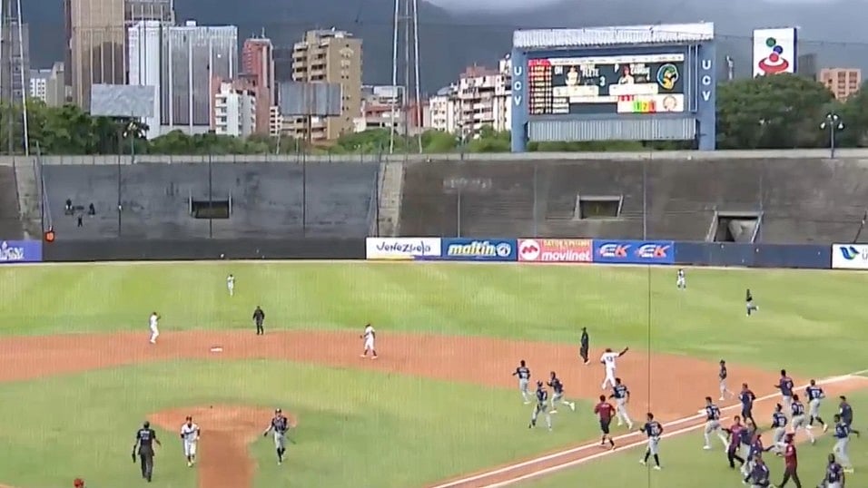 Terrifying Scenes! Massive Earthquake Halts Baseball Game As Players & Fans Rush To Safety In Venezuela | Video