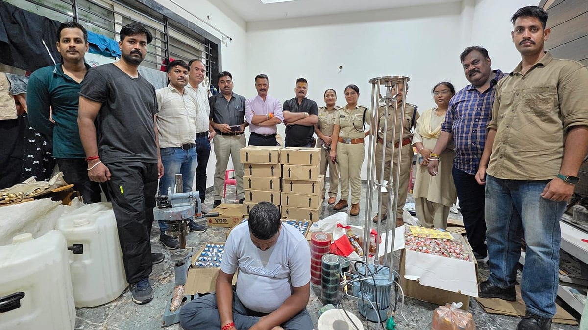 Excise Team Raids Illegal Liquor Manufacturing Unit, Arrests Accused From Spot In Indore