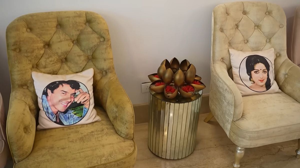 Seating spots dedicated to Hema Malini and Dharmendra 