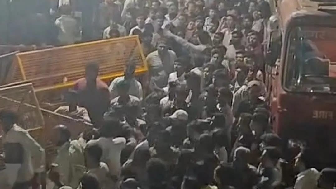 Scuffle Erupts After Imambara Reopens In Dhar