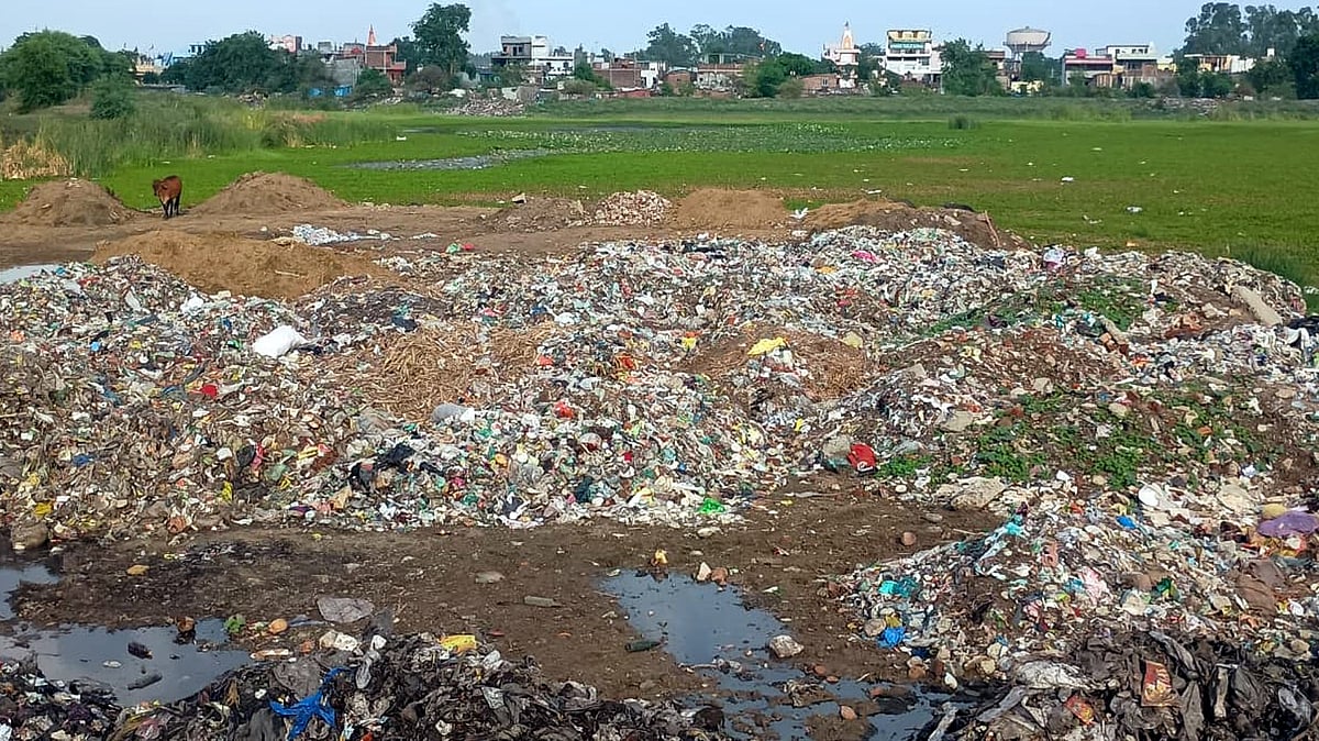 `Union Carbide Corporation, Solar Evaporation Pond Become Garbage Dumping Sites’ Landfill Site; Gas Survivors Blame BMC