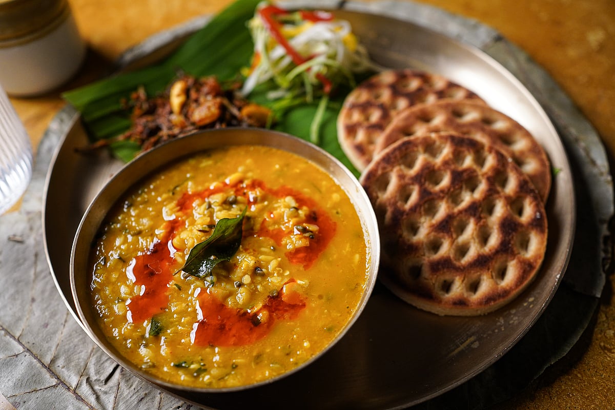 Khoba Roti with Panchmel Dal and Kersangar