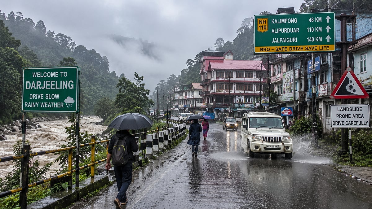 North Bengal Weather Update: IMD Issues Red Alert As Heavy Rainfall Disrupts Normal Life Across Darjeeling, Kalimpong, Alipurduar And Jalpaiguri