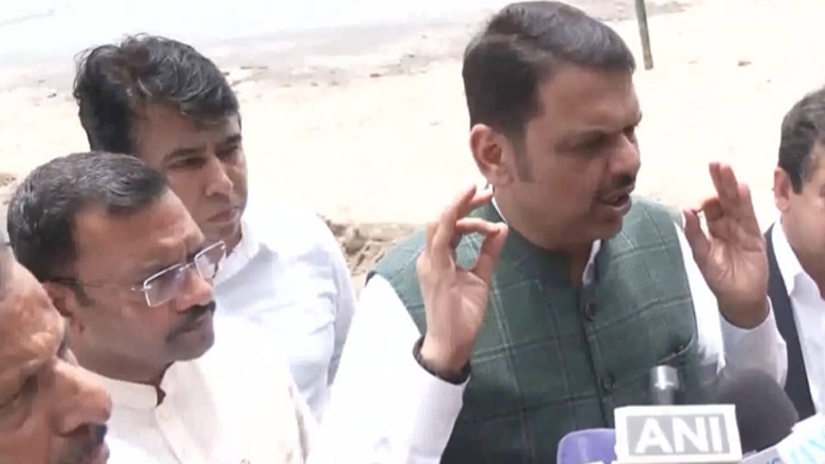 Maharashtra CM Devendra Fadnavis Visits Vadhavan Port Site to Inspect Project's Progress