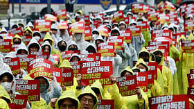 Kakao union workers stage “Log-out Day” over stalled wage talks