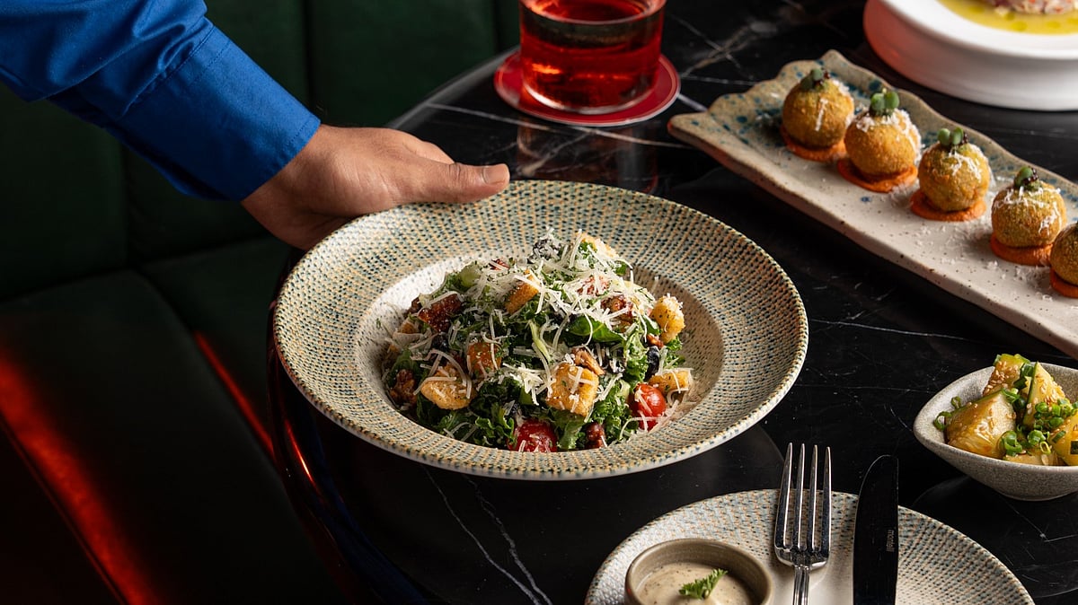 Mumbai, Tokyo & More! Bandra's New Fine Dining Spot 'Sorena' Brings 5 Cities In One Plate With Island Bar