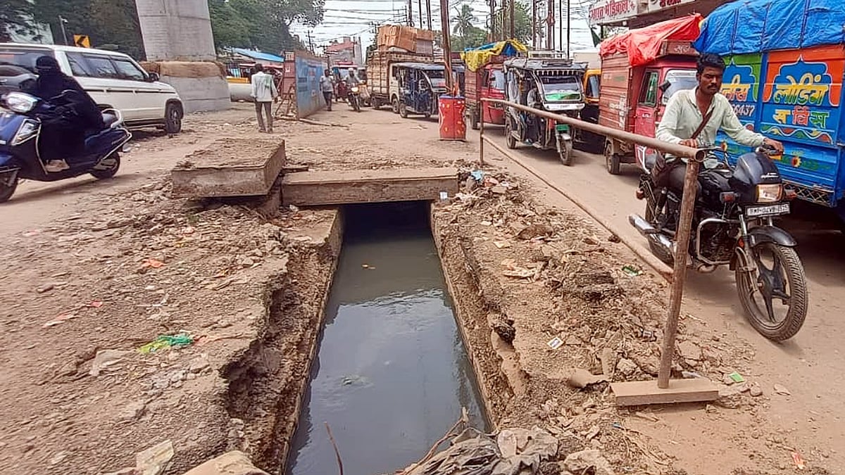 BMC Yet To Cover Nearly Dozens Of Dangerous Open Sewage Chambers, Monsoon Turns Bhopal Roads Into Death Traps