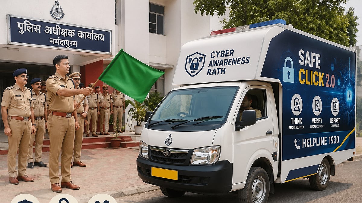 SP Flags Off Cyber Awareness Rath Under Safe Click 2.0 Campaign In MP's Narmadapuram