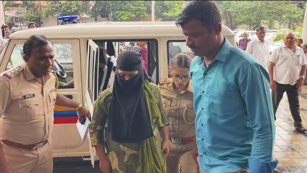 Maharashtra TET-2026 Paper Leak: Mastermind Bijender Gupta's Wife Suman Kumari Sent To Police Custody Till July 6 | Video