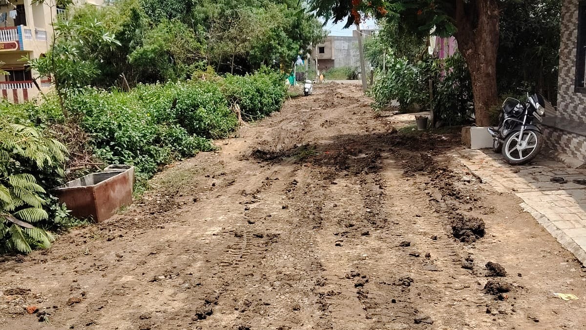 Sewerage Work Turns Roads Into Mud In Mandsaur