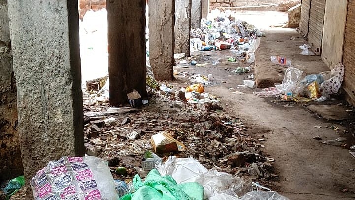 76 Sanitation Workers And Yet Garbage Remains Uncleared In Kasrawad