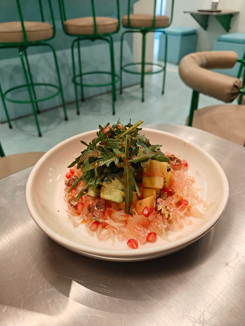  Avocado & Pomelo Salad,