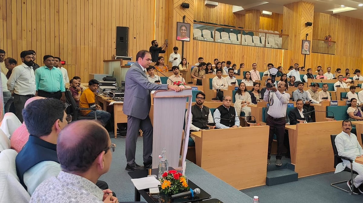 Indore Municipal Corporation Honours Doctors And Chartered Accountants On Their Day