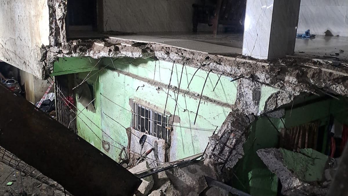 Thane Tragedy: Balcony Slab Collapses At Mumbra's Hina Cottage; 4 Families Evacuated Safely, No Injuries Reported
