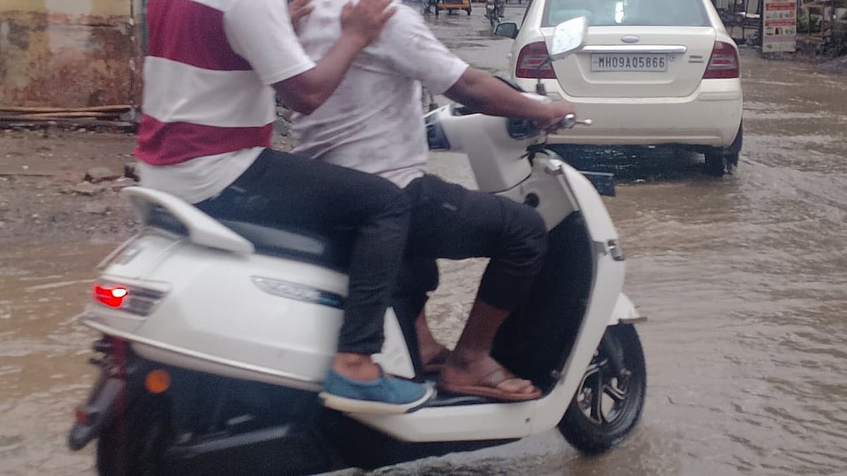 Heavy Rain Exposes Civic Gaps In Chhatrapati Sambhajinagar; Waterlogging Disrupts Traffic & Enters Homes