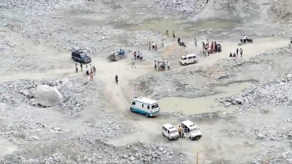 Bengaluru Tragedy: 8 Workers Killed After Massive Granite Rock Collapses At Stone Quarry | Video