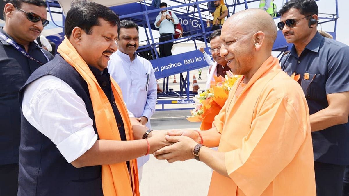 BJP National President Arrives In Lucknow For The First Time, CM Yogi Introduces Ministers And Party Workers To Him