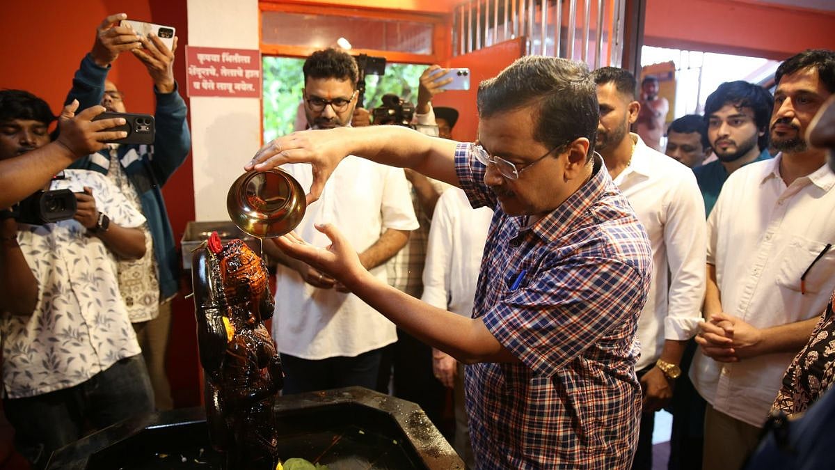 AAP Chief Arvind Kejriwal Visits Panaji Temple, Renews Demand For Probe Into Alleged Ayodhya Ram Temple 'Chanda Chori' | VIDEO