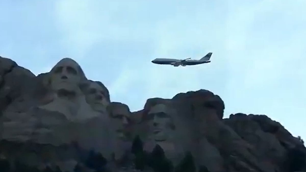 Air Force One Performs Low Flyover At Mount Rushmore Before America's 250th Independence Day | VIDEO 