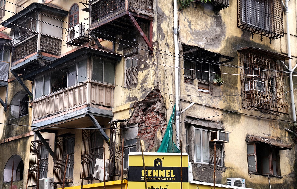 Noor Mahal building vacated after some portion collapsed due to heavy rainfall at tardeo in Mumbai