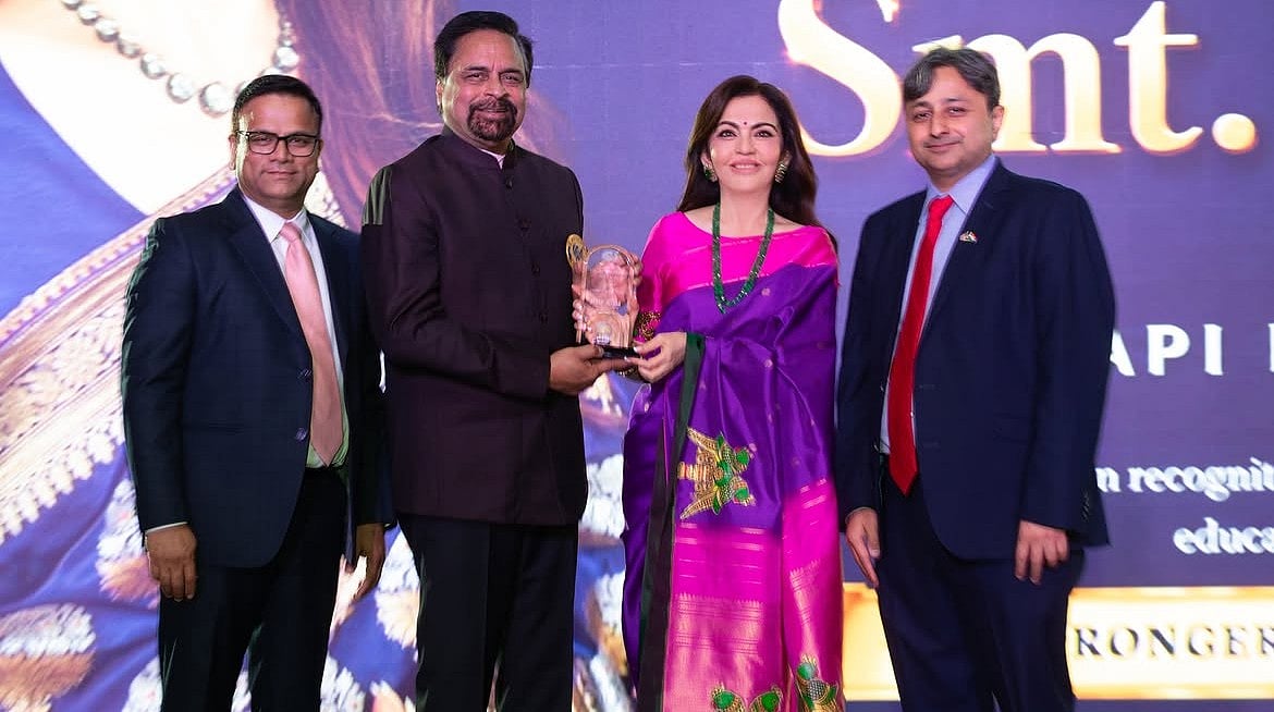 Nita Ambani Receives AAPI Humanitarian Award In Purple Saree, Emerald Jewels In Florida
