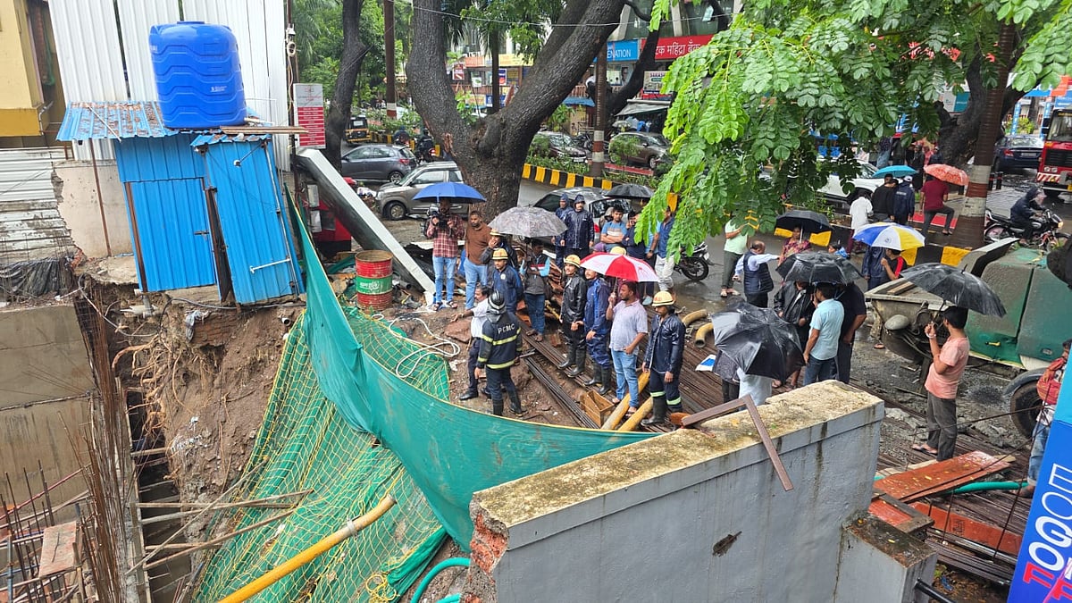 WATCH: Two Injured After Structure Collapses Amid Heavy Rain In Pimpri-Chinchwad's Nigdi-Pradhikaran 