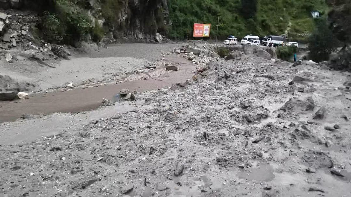 Uttarakhand Monsoon Mayhem: Heavy Rain Triggers Landslides, Blocks Badrinath National Highway; Authorities Urge Against Unnecessary Travel | Video
