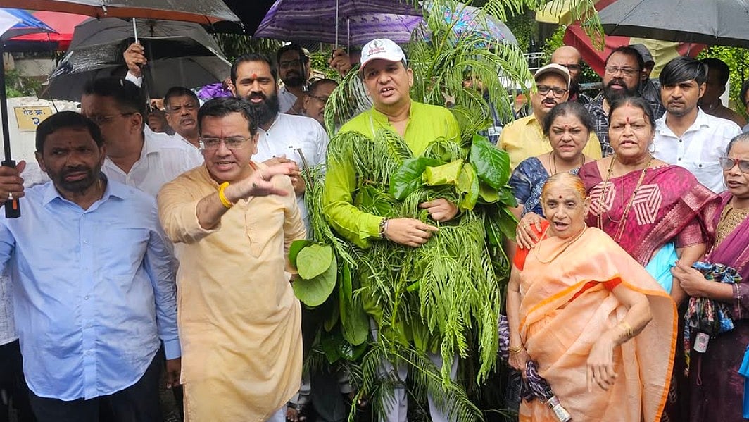 Shiv Sena (UBT) Launches Fiery Protest At Thane Civic Headquarters, Alleges Corruption And Negligence In Pre-Monsoon Preparedness