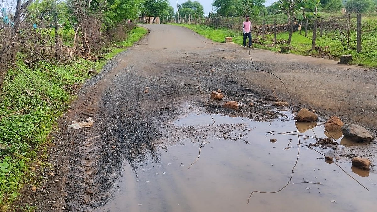 Protruding Bridge Rods Pose Accident Risk On Ratatlai–Agarkhurd Road In Punjapura