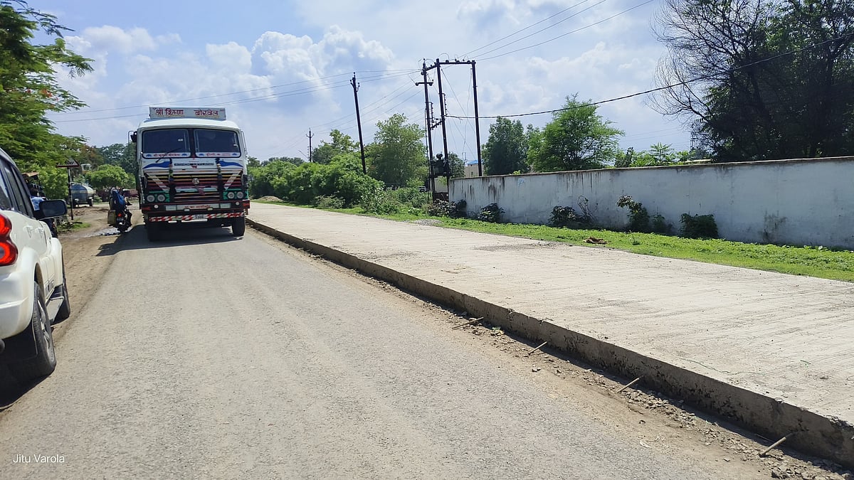 Locals Surprised by ‘Road Over Road’ Construction In Alot