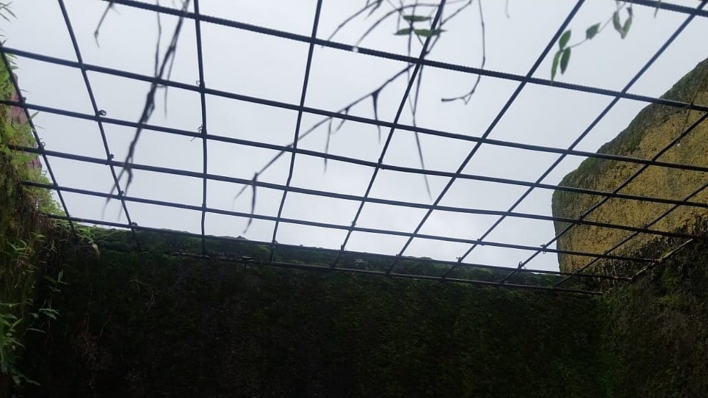 Two Students Injured In Roof Collapse At CM Rise School In Sendhwa