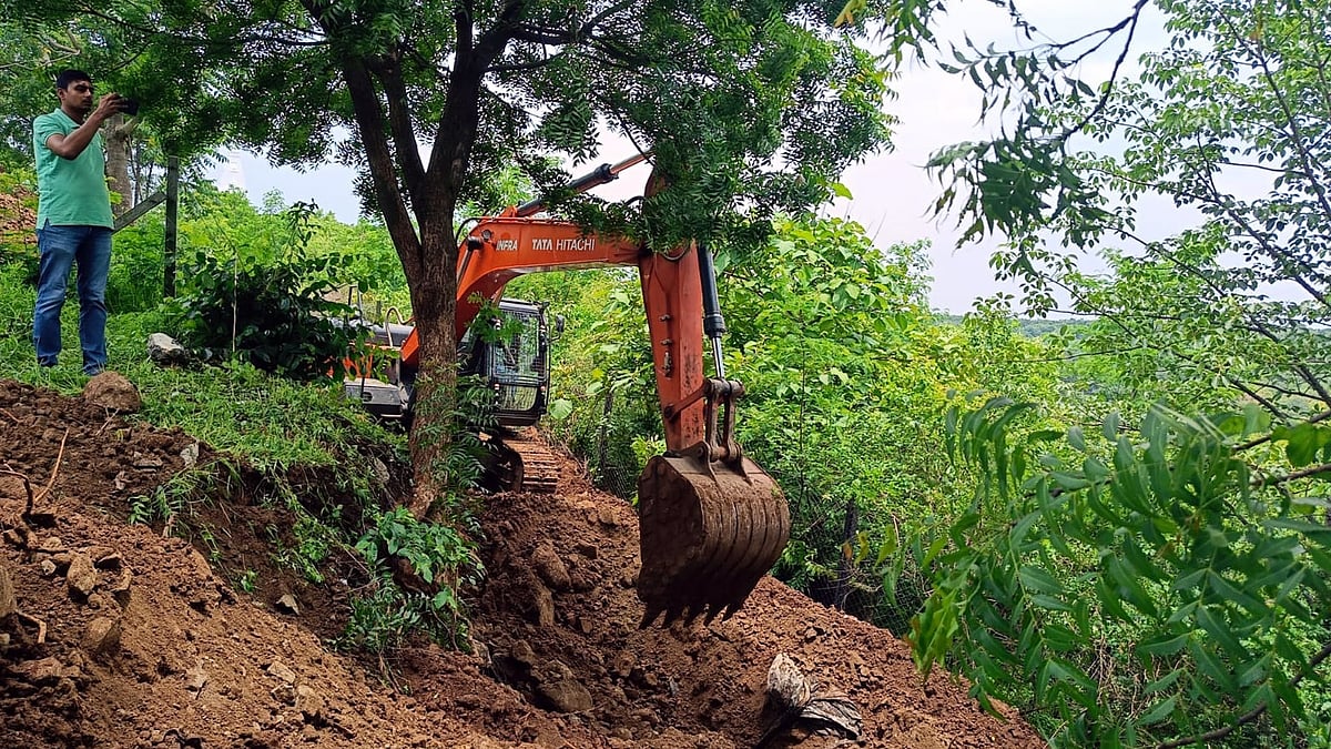 Residents Stop Hill Cutting In Bhopal's Tiger Movement Corridor; Police Begin Probe