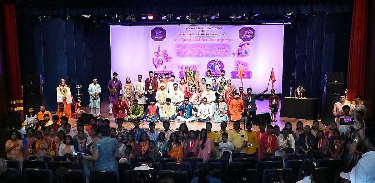 Rain Fails To Deter Thane Crowd As 'Shwasat Rajan, Dhyasat Rajan' Draws Housefull Audience