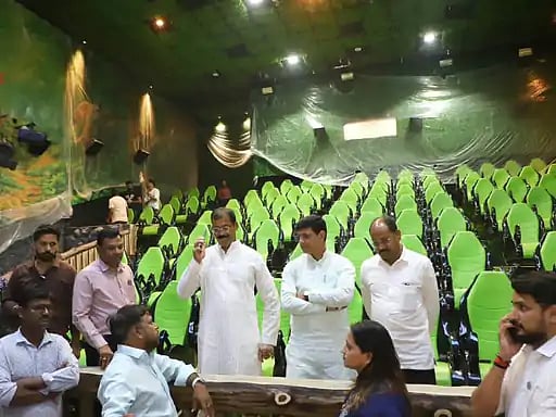 Indore Mayor Pushyamitra Bhargav Inspects 14-D Theatre At Indore Zoo; Facility To Open For Visitors Soon