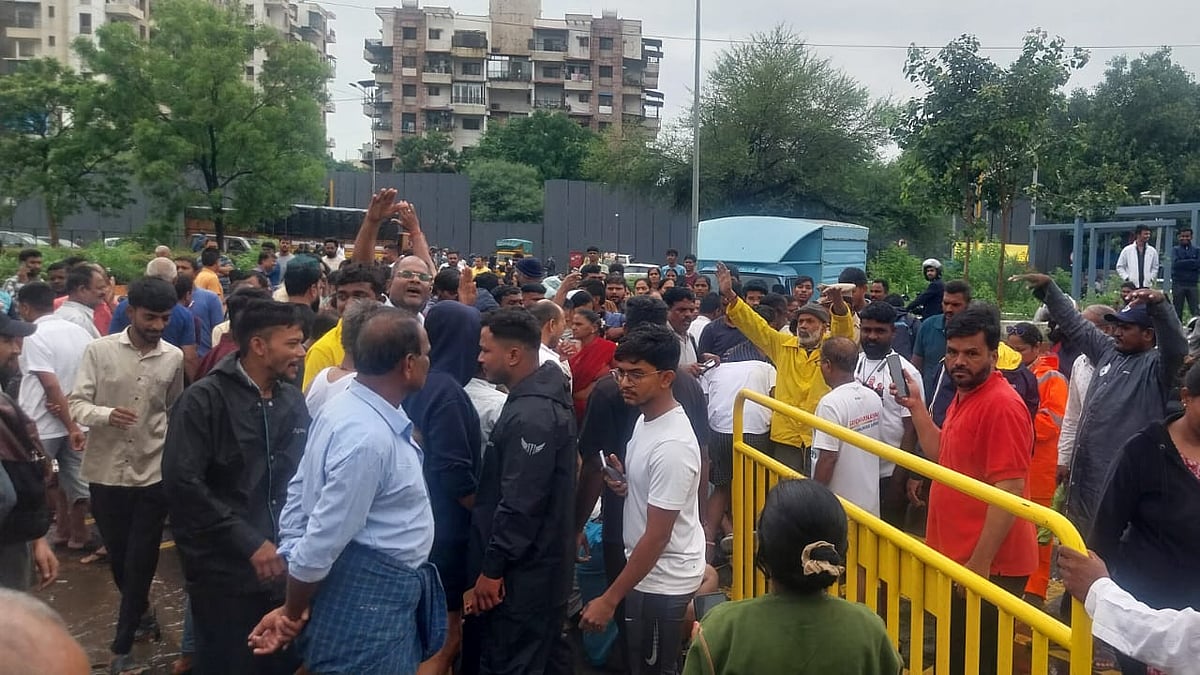 Pune VIDEO: Residents Block Pimpri-Chinchwad's Spine Road After Dirty Water Enters Drinking Water Tanks In Chikhali Gharkul