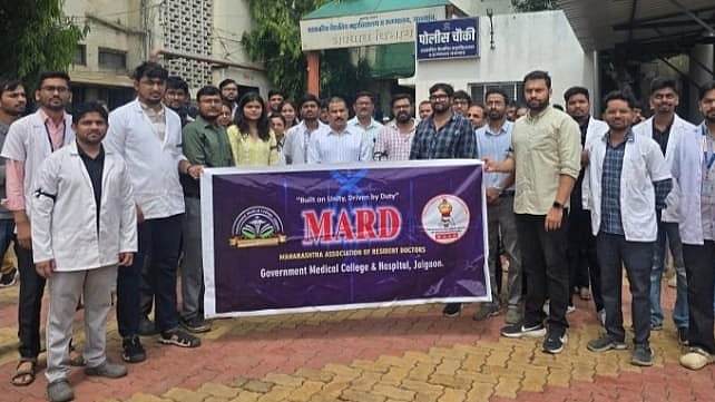 Jalgaon: MARD Doctors Wear Black Ribbons To Protest Attack On Kalyan-Dombivli Doctor
